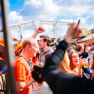 https://amsterdam-central-camping.zandvoort-hotels.com